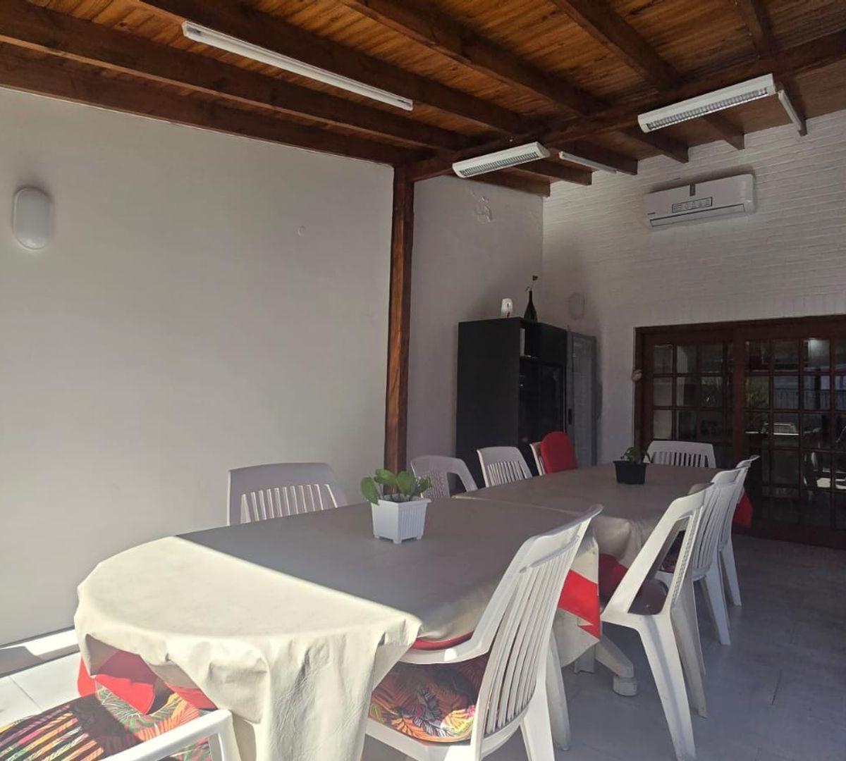 Excelente Casa 4 Amb, Jardin, Quincho, Coch, Lanús. 4