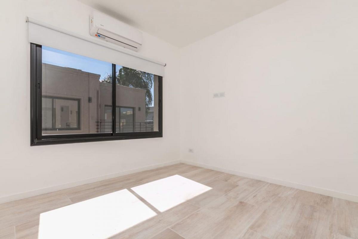 Departamentos en 2 Plantas con Cochera y Parrilla 3