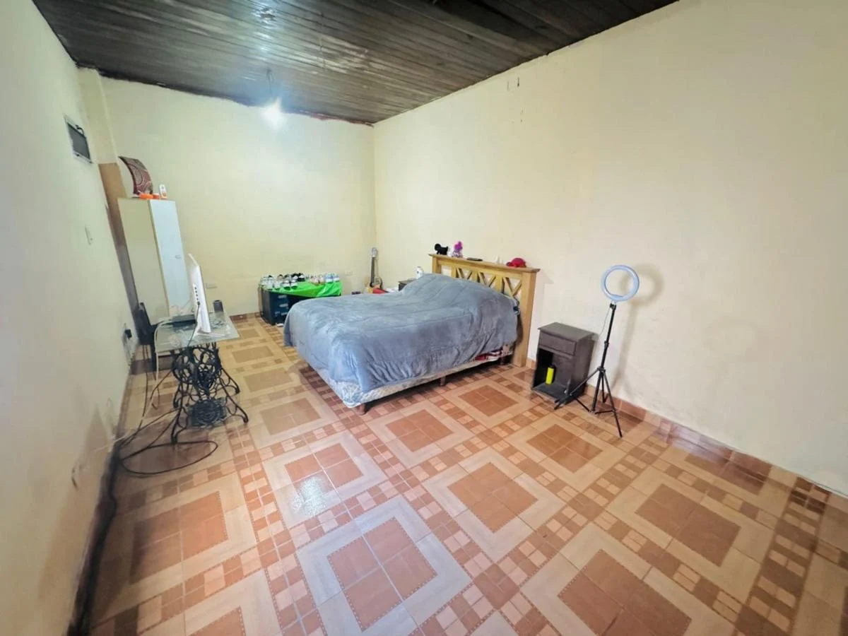 Casa Lote Propio con Galpón! 3