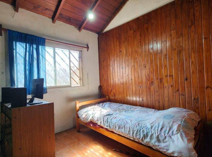 Casa 3 ambientes c/coch+galpón excelente ubicación 4
