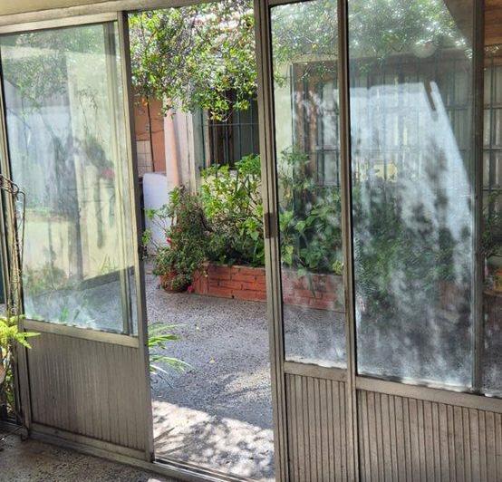 Venta de casa, mas dpto, ideal 2 Flias Lanus 5