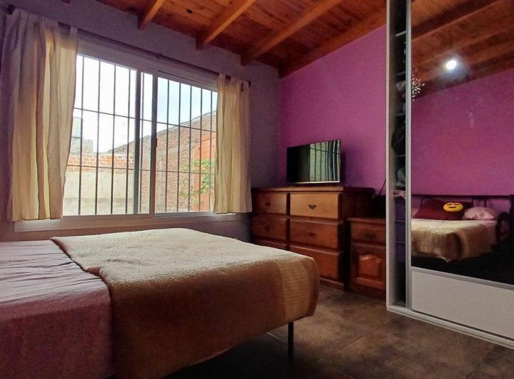 VENTA CASA SOBRE LOTE DE 262mt2 EN LANUS OESTE 1