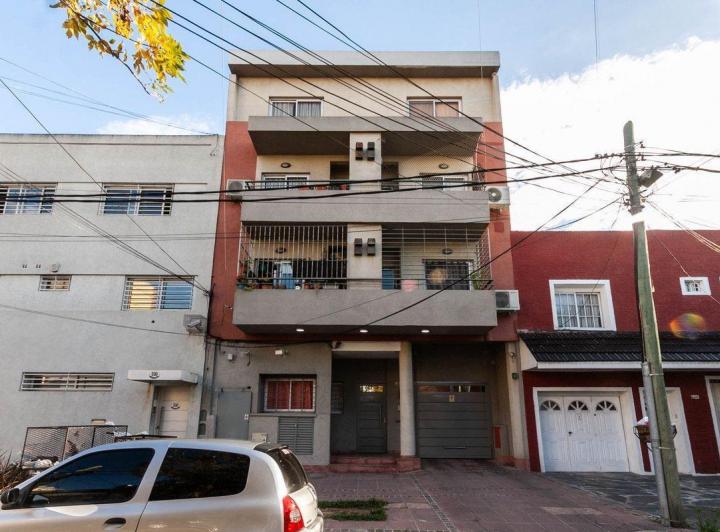 EXCELENTE SEMIPISO 2 AMB. C/BALCON APTO CREDITO!! 2