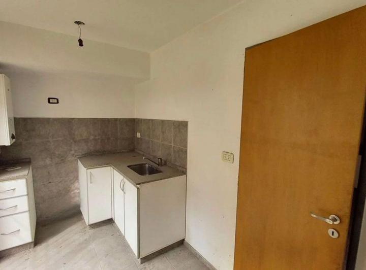 Dúplex de 3 ambientes con cochera, patio y terraza 5