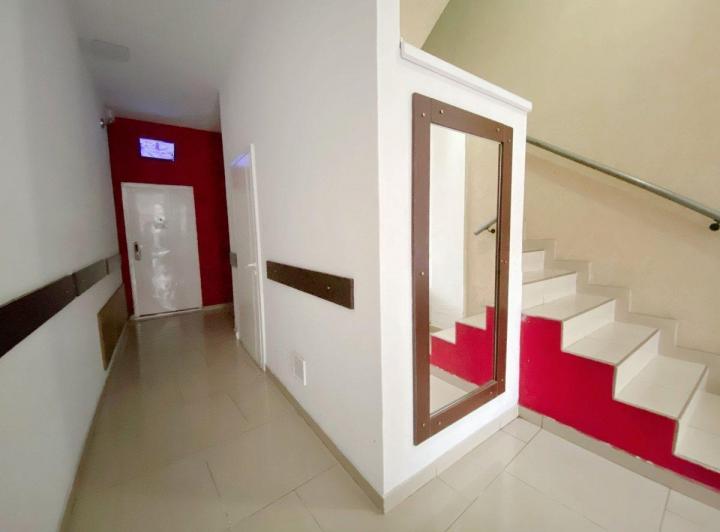 OPORTUNIDAD! VENTA DPTO.2AMB. C/COCHERA-BAULERA! 4