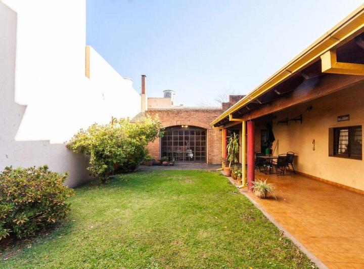 Venta PH tipo casa en 2 plantas c parque y quincho 4