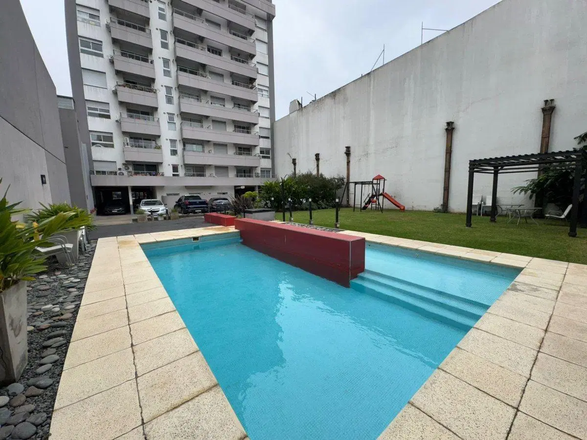 ALQUILER 3 AMB + HAB SVCIO/2 COCHERAS/BALCÓN/PATIO 3