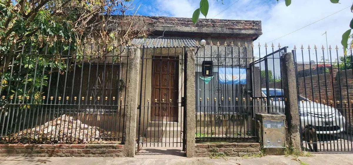 Casa 3 amb en venta en Lanús con cochera y patio 2