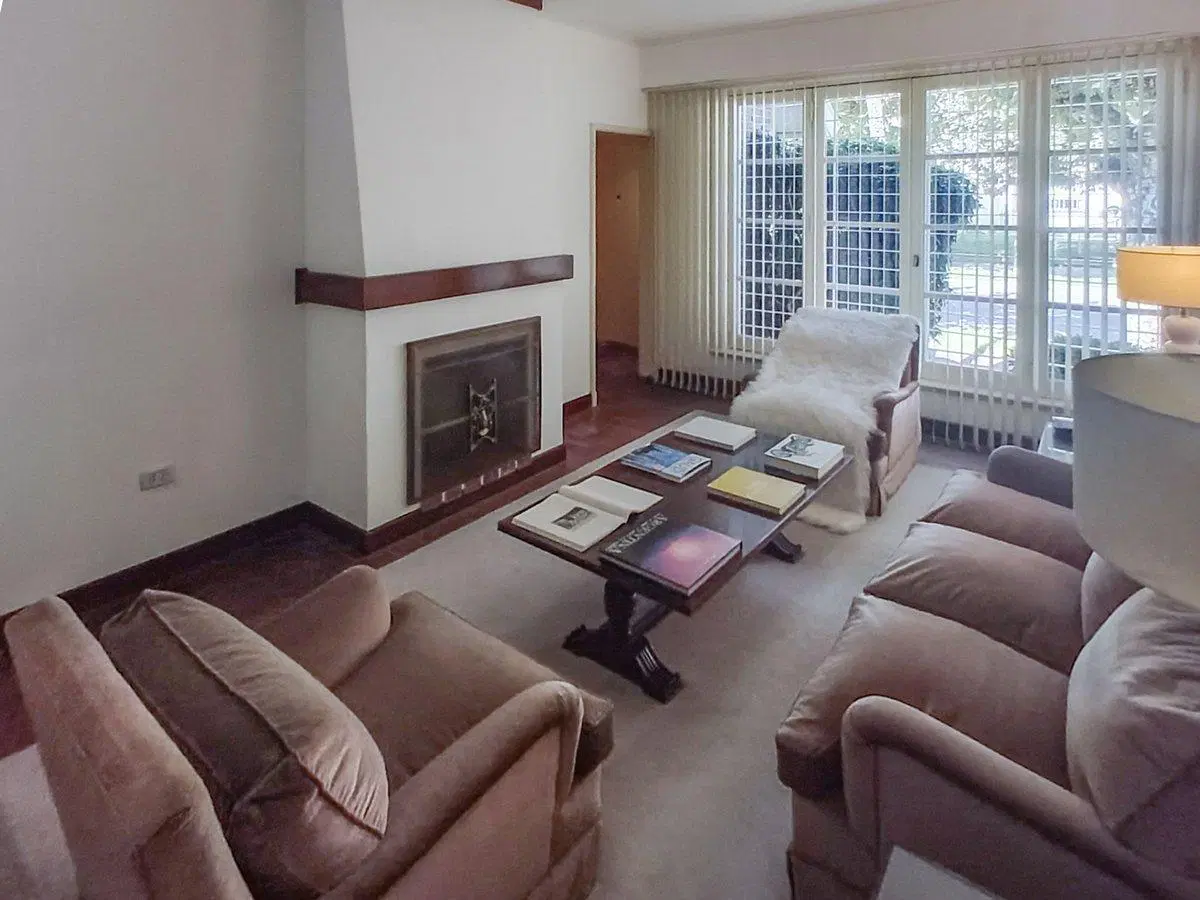 EXCELENTE CHALET, LOTE 20X25, BARRIO PARQUE BERNAL 3