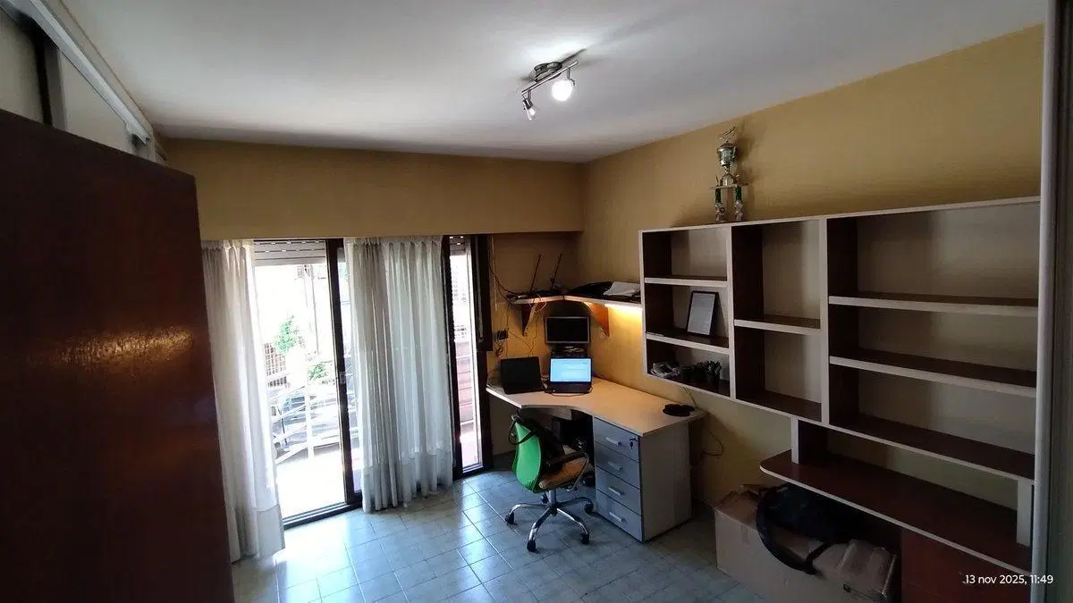 VENTA ,SEMIPISO  3 AMB. C/COCHERA  LANUSITA 5