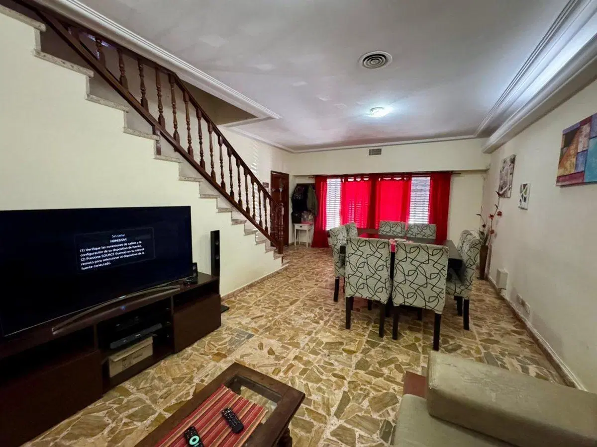 VTA CASA 4 AMB / COCHERA / PATIO / BUENA UBICACION 4