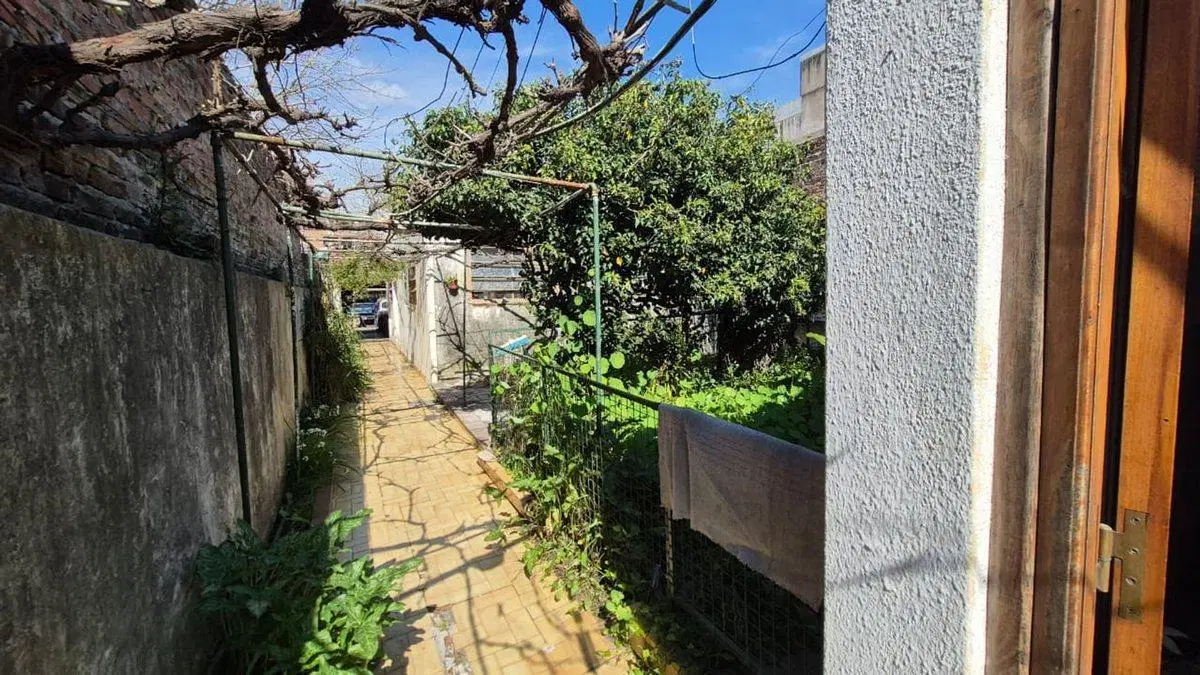LOTE 559 m² + CASA + GALPÓN VALENTÍN ALSINA 2