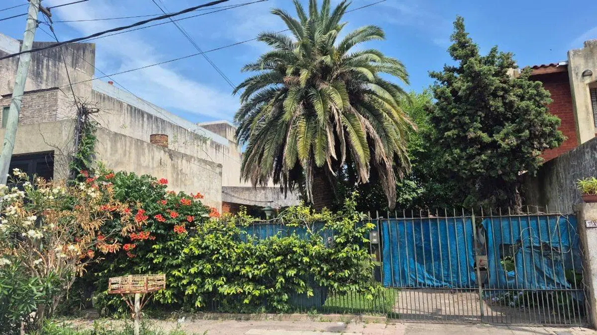LOTE 559 m² + CASA + GALPÓN VALENTÍN ALSINA 5