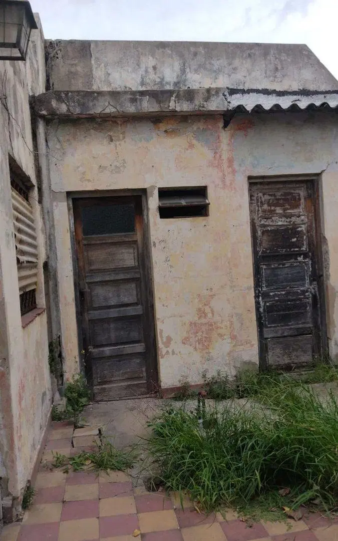 VTA DE LOTE DE TERRENO DE 7,80 X 26,29. LANUS ESTE 5