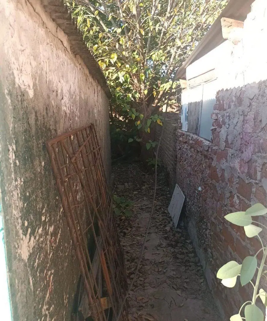 Casa construcción precaria  a reciclar x completo 2