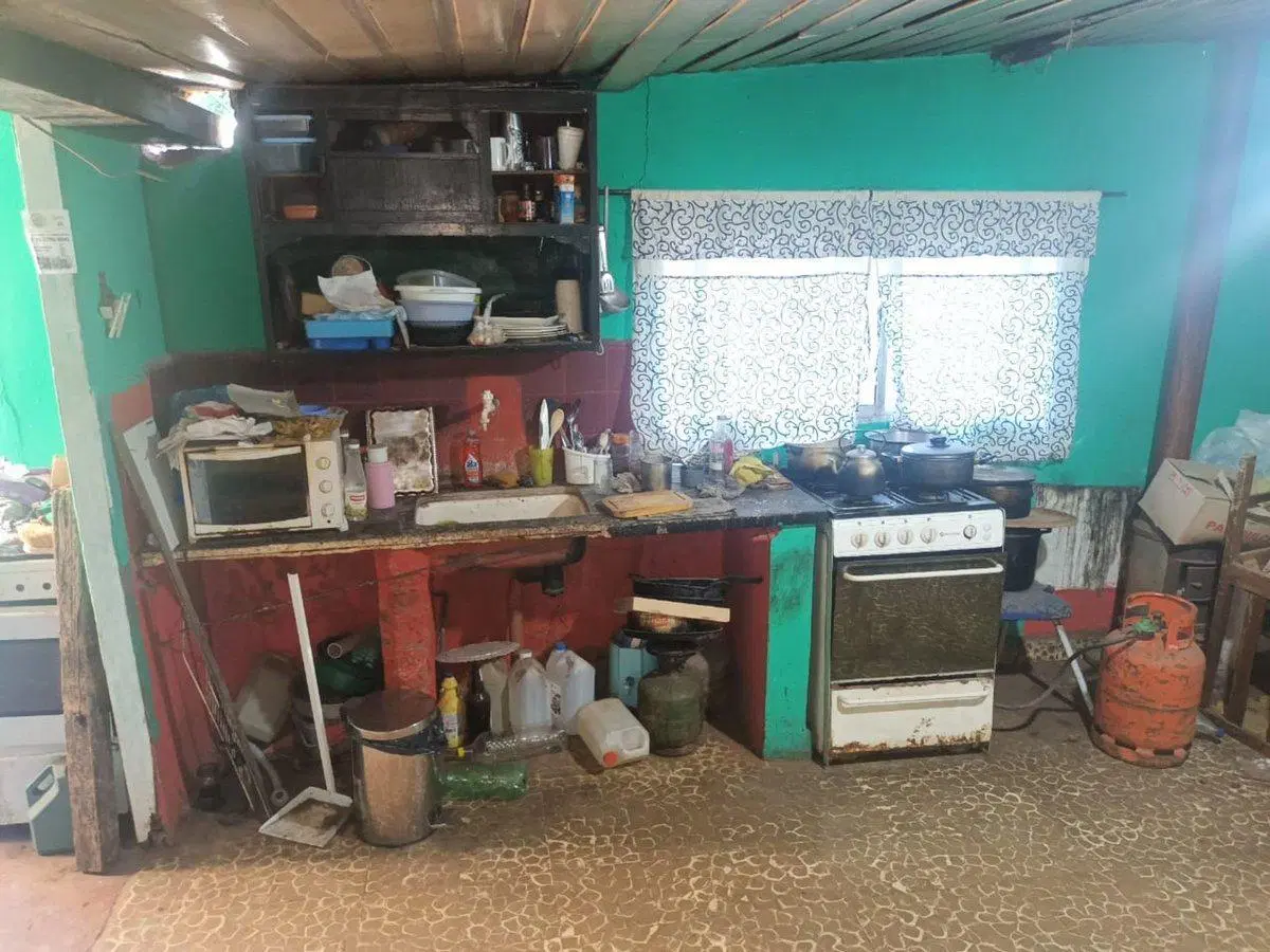Casa construcción precaria  a reciclar x completo 5