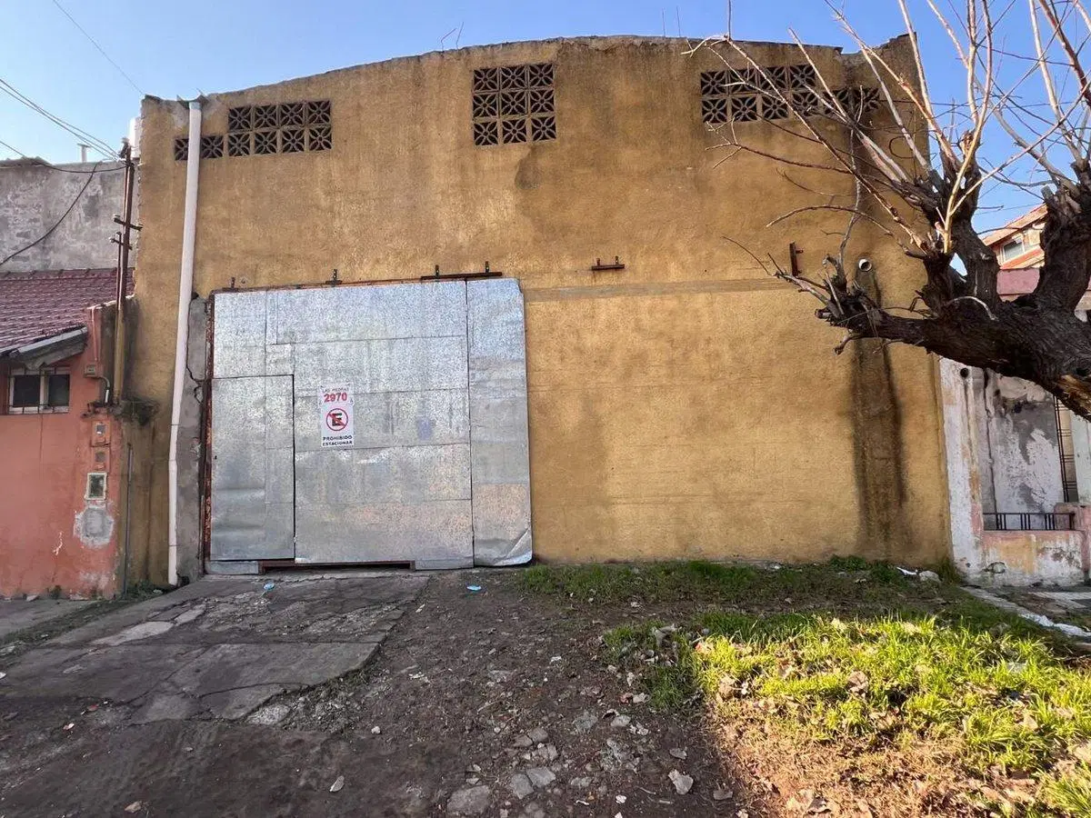 OPORTUNIDAD! GALPON-DEPOSITO DE 168M2 LANUS ESTE! 2