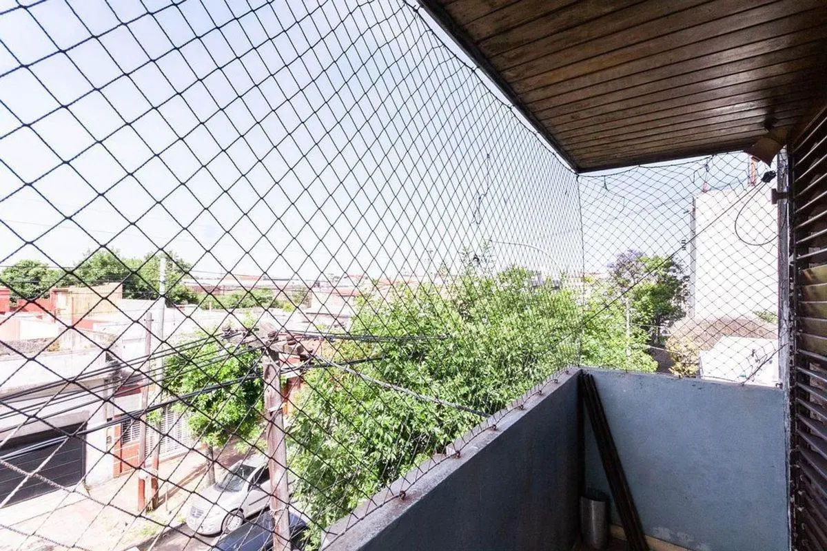 Casa multifam. en lote de 8,66 x 26,98 c/galpón 4