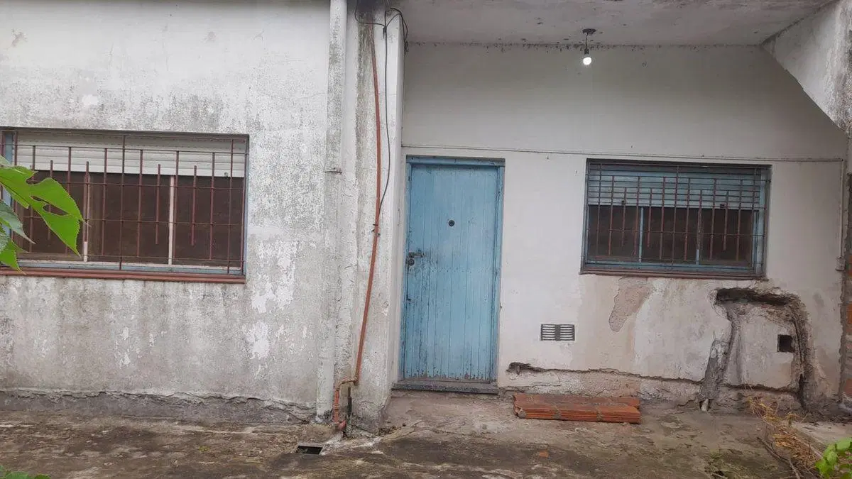 CASA 3 AMB SOLIDA A REFACCIONAR - LOTE 300M2 4