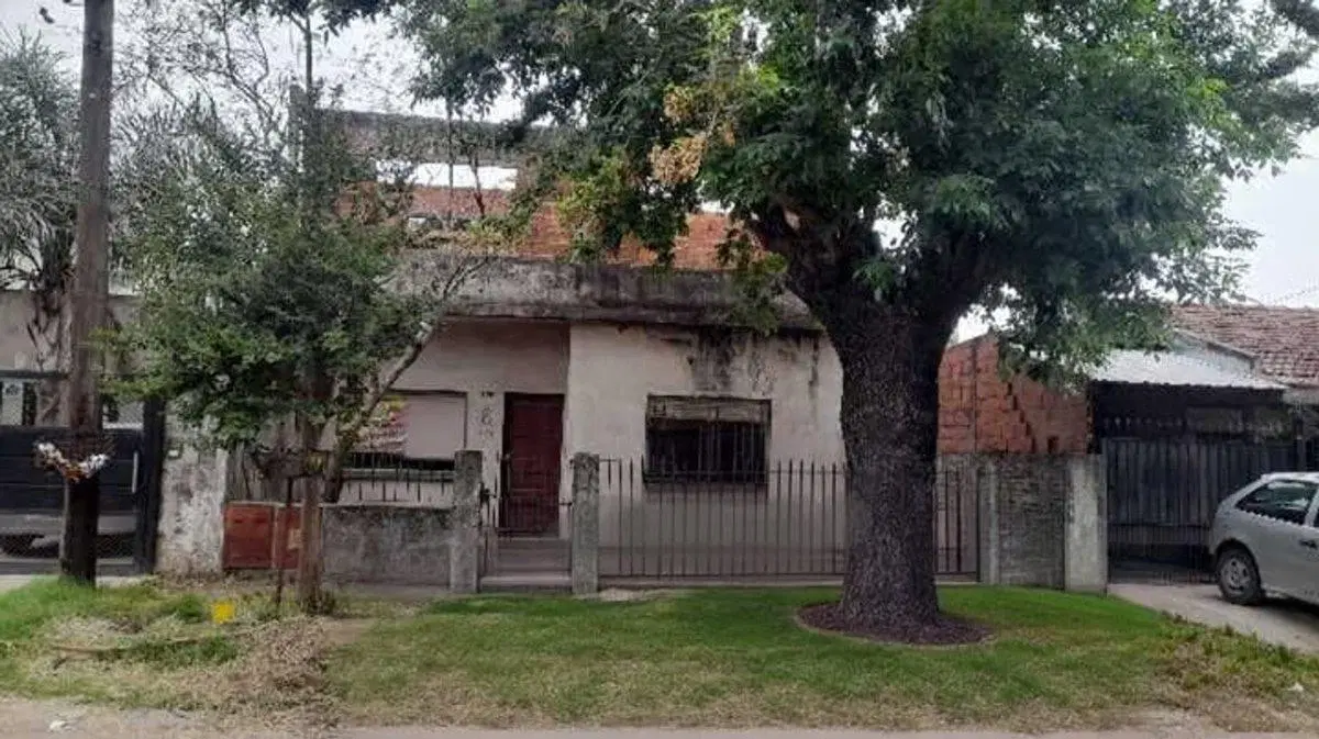 CASA 3 AMB SOLIDA A REFACCIONAR - LOTE 300M2 5