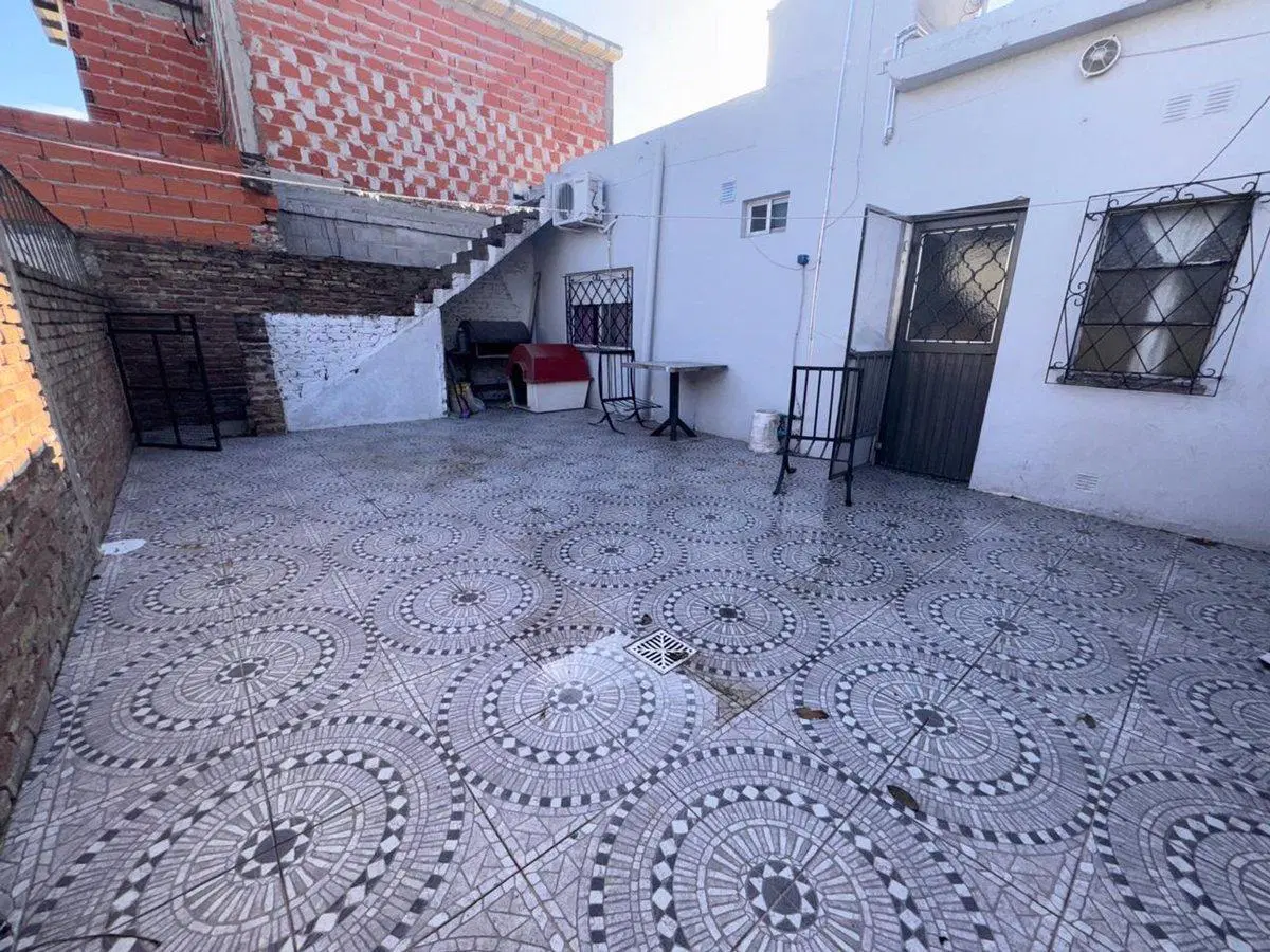 VENTA PH 3 AMBIENTES 2 PATIOS. 1 TZA. R. ESC 4