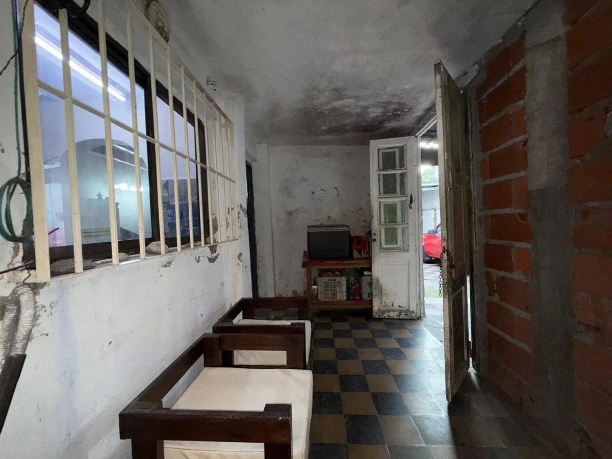 PH EN VENTA CON COCHERA -LANÚS ESTE 3
