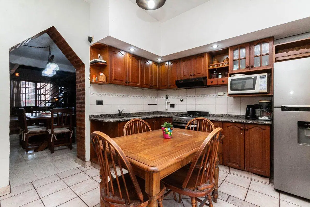 VENTA HERMOSA CASA 3 AMBIENTES VALENTIN ALSINA 3