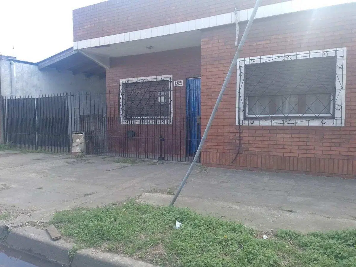 VENTA CASA 3 AMB CON COCHERA+MONOAMB LANUS ESTE 2