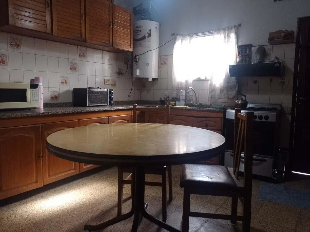 VENTA CASA 3 AMB CON COCHERA+MONOAMB LANUS ESTE 4