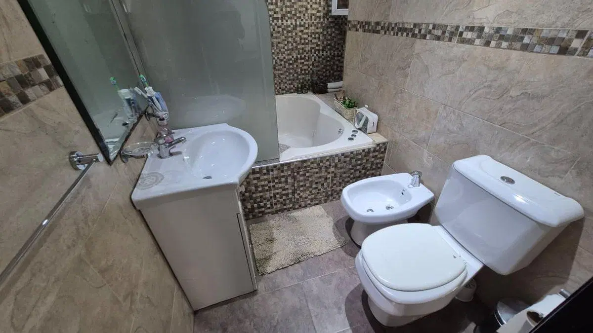 Casa 3 amb parque, quincho, piscina. Lanús Este 3