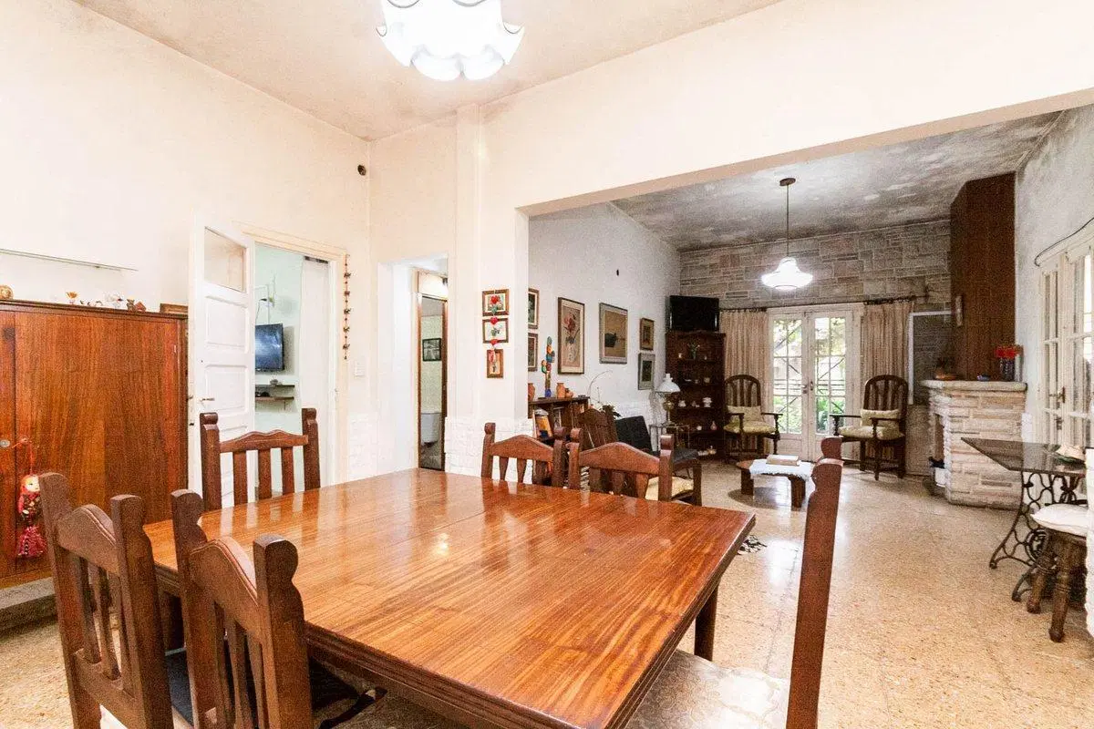 Venta Casa p/ 2 familias c/ patio, coch y terraza 5