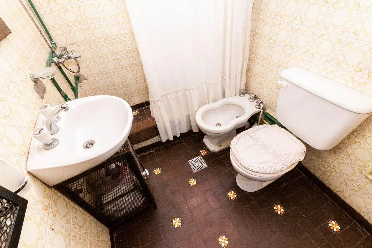 Venta Casa p/ 2 familias c/ patio, coch y terraza 3