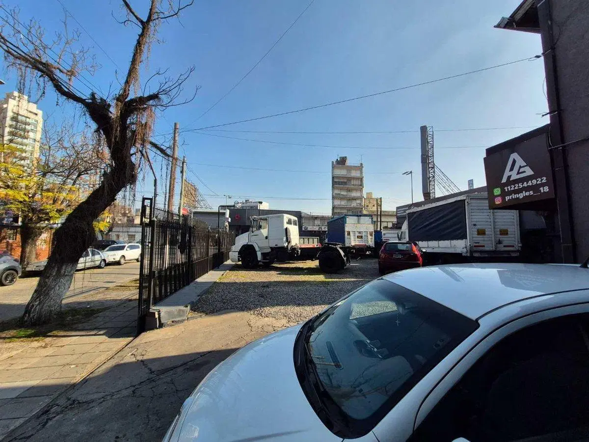 LOCAL+LOTE ESQUINA de 450 m2 - LANUS OESTE - FOT 3 5