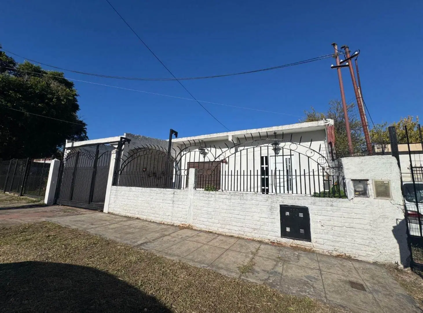 Casa y Dpto - 3 Amb c/ Pileta Burzaco 3
