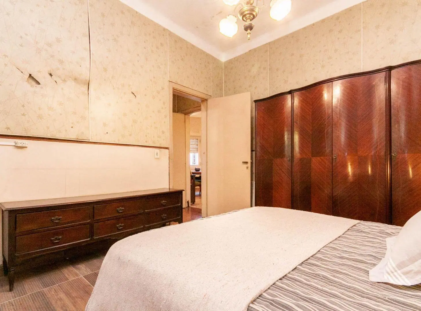 CASA EN VENTA EN ESCALADA 4 AMBIENTES 4