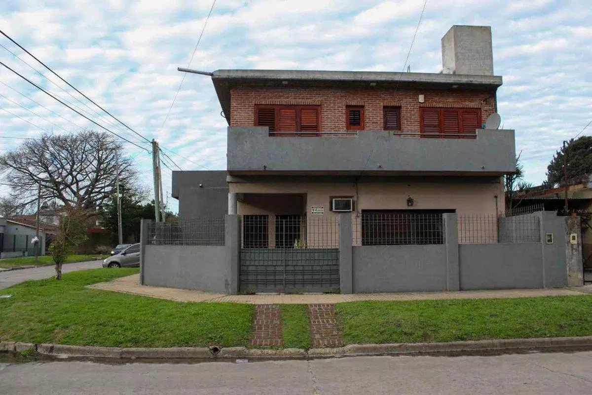 Casa en venta. Amplia, cerca de Boulevard Shopping 2