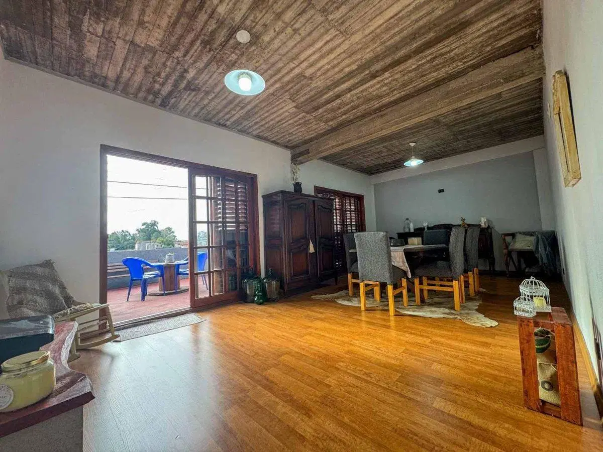 Casa en venta. Amplia, cerca de Boulevard Shopping 5