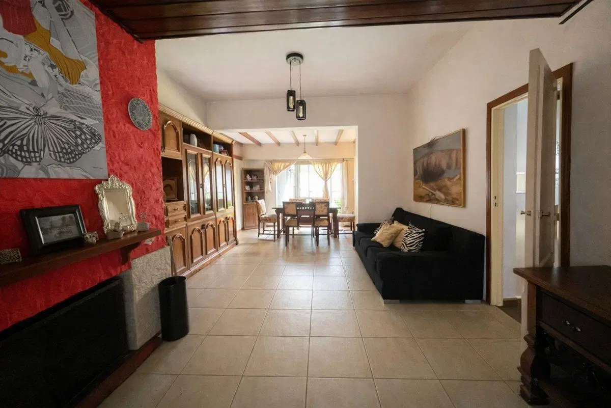EXCELENTE CASA EN ADROGUE, 5 AMBIENTES 3