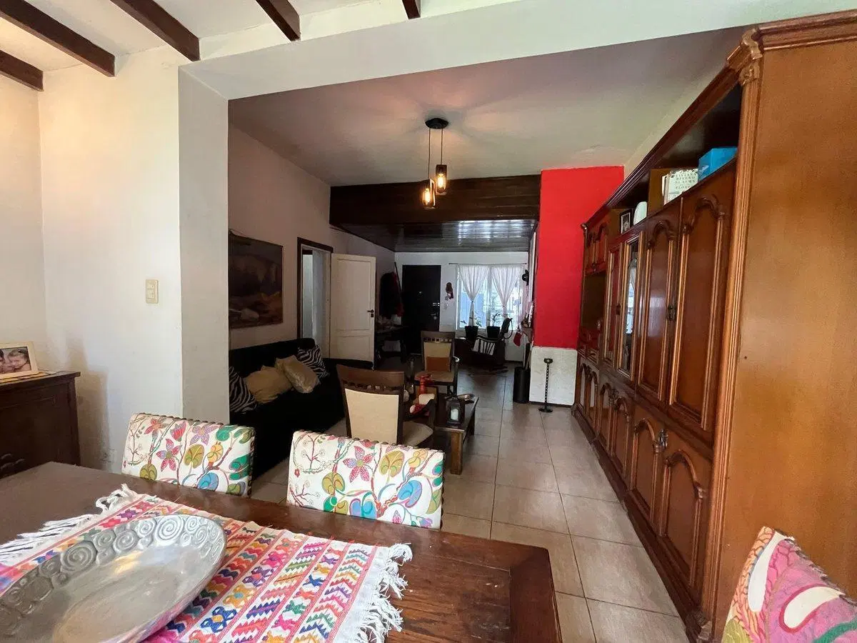 EXCELENTE CASA EN ADROGUE, 5 AMBIENTES 2