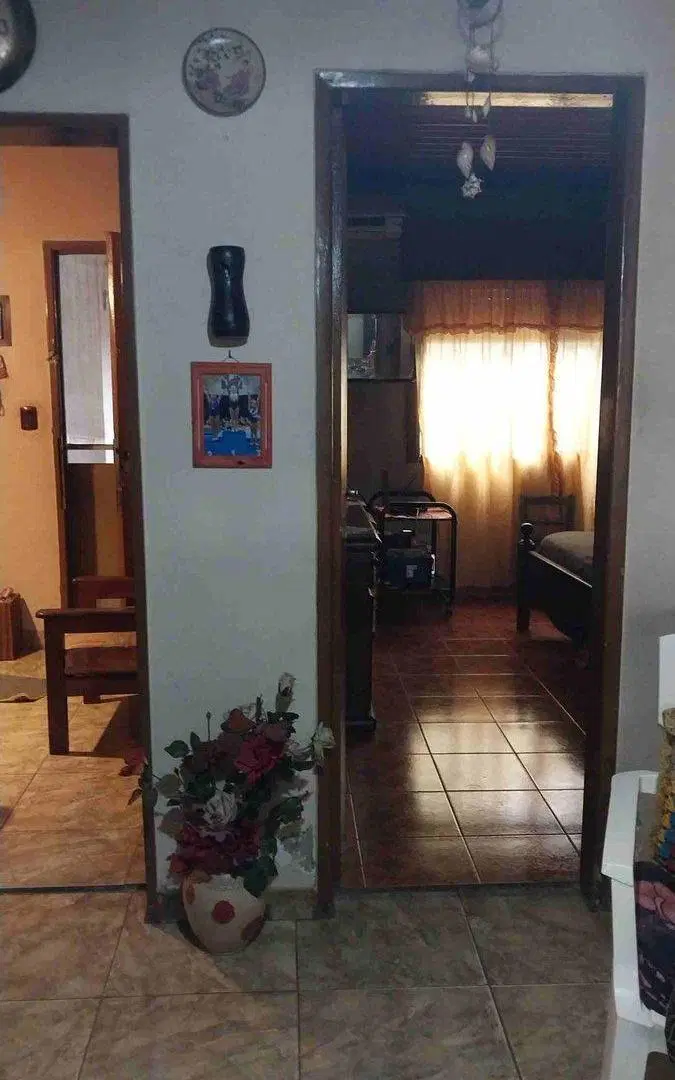 VENTA DE CASA CON LOCAL EN TEMPERLEY A RECICLAR 3