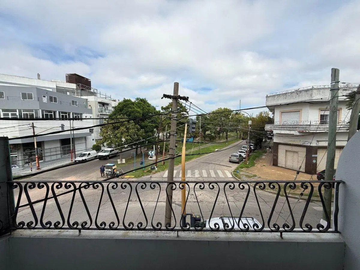 PH DE 4 AMB AL FRENTE CON BALCÓN Y TERRAZA 3