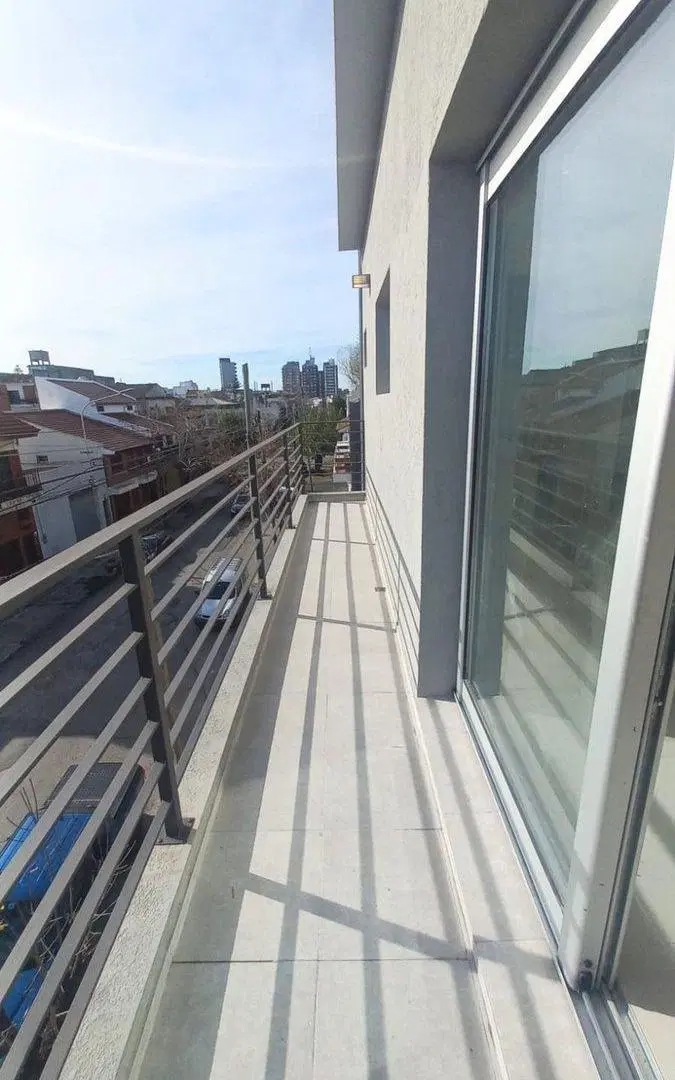 MONOAMBIENTE AL FRENTE A ESTENAR/BALCON Y TERRAZA 5