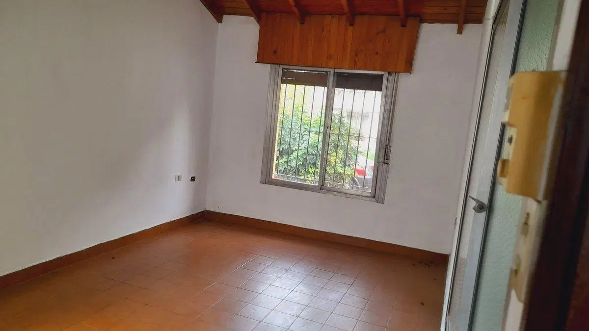 VENTA EN BLOCK CASA 3 AMB C/COCHERA + 2 LOCALES 3