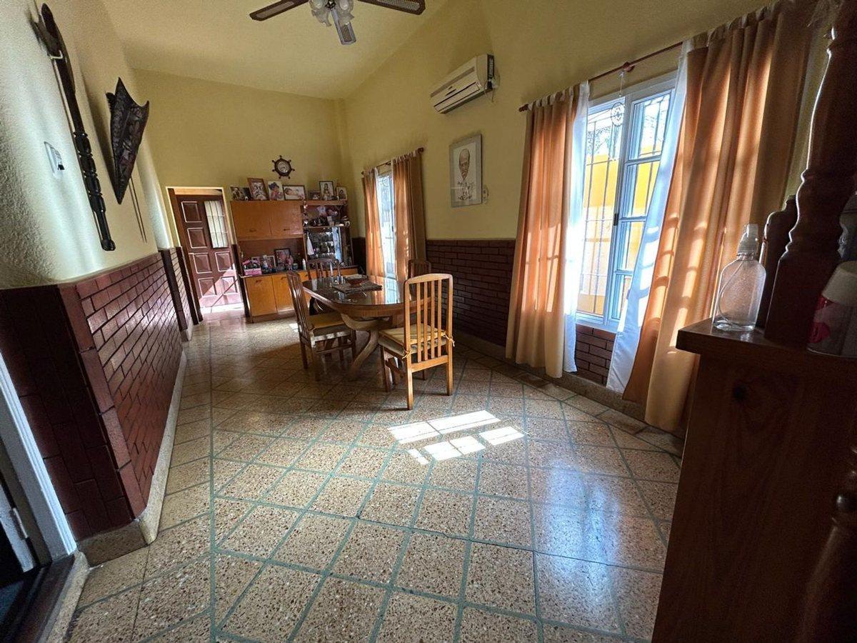 PH  TIPO CASA 3 AMB AL FRENTE CON COCHERA LANUS O