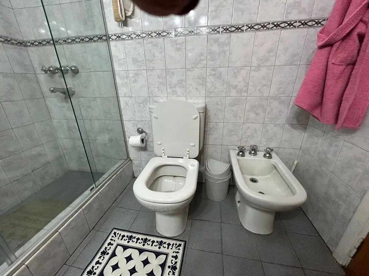 PH  TIPO CASA 3 AMB AL FRENTE CON COCHERA LANUS O 2