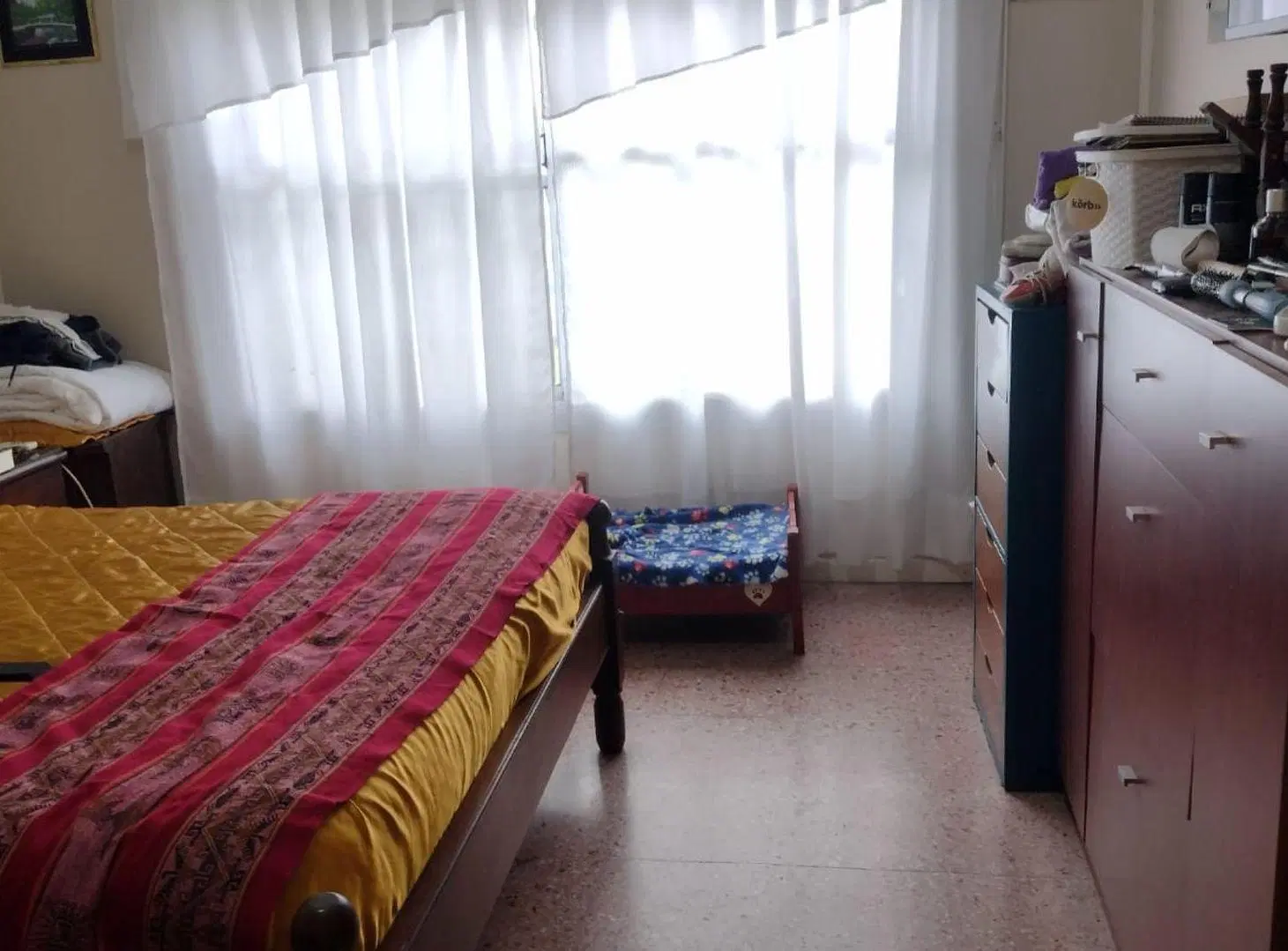 CASA EN VTA AMPLIAS DIMENSIONES MUY BIEN UBICADA. 4