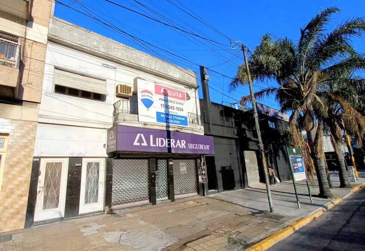Inmueble comercial sobre Av. Yrigoyen Lanús Oeste 3