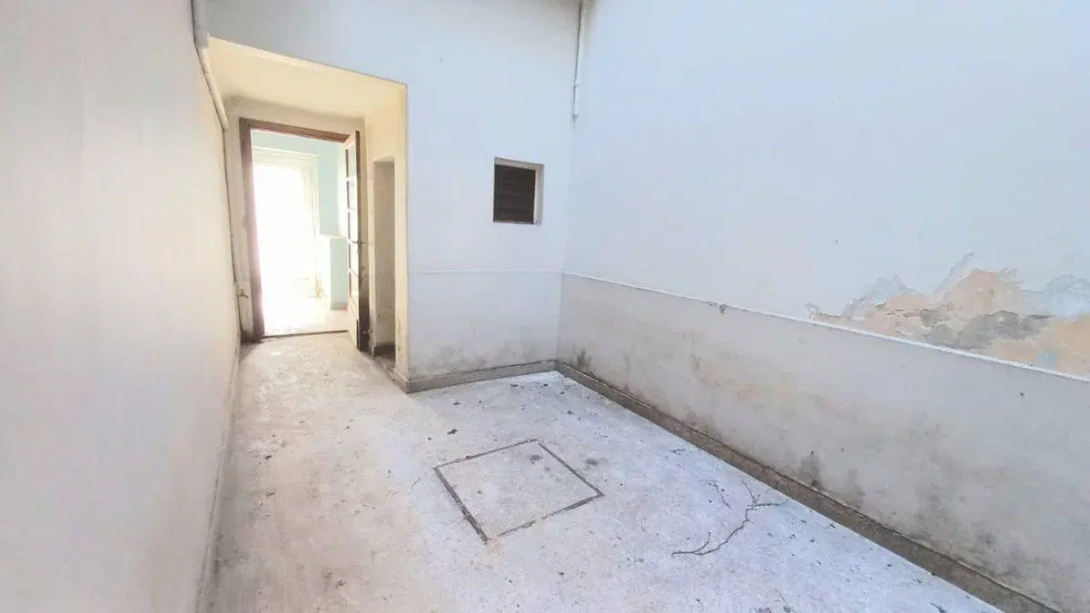 Inmueble comercial sobre Av. Yrigoyen Lanús Oeste 2