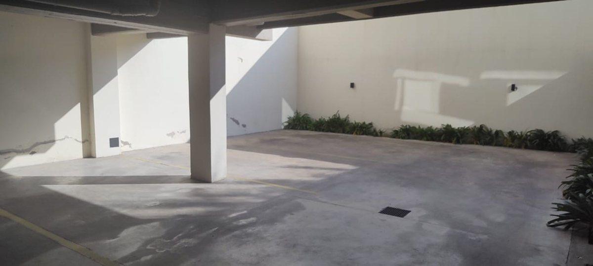 COCHERA A LA VENTA EN LANUS OESTE