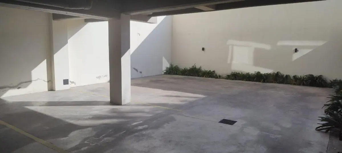 COCHERA   A LA VENTA EN LANUS OESTE 2